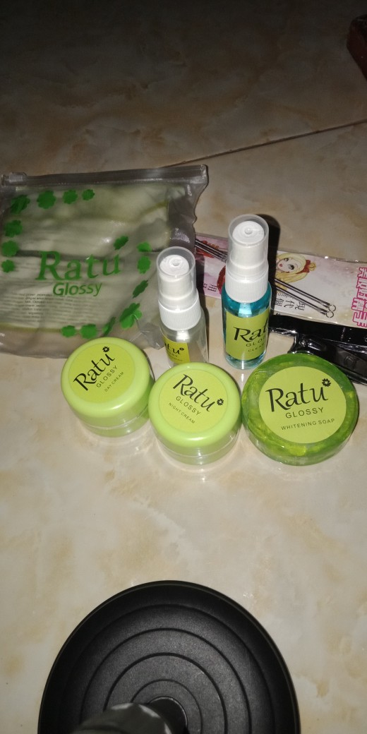 Gunting Kuku Three Seven