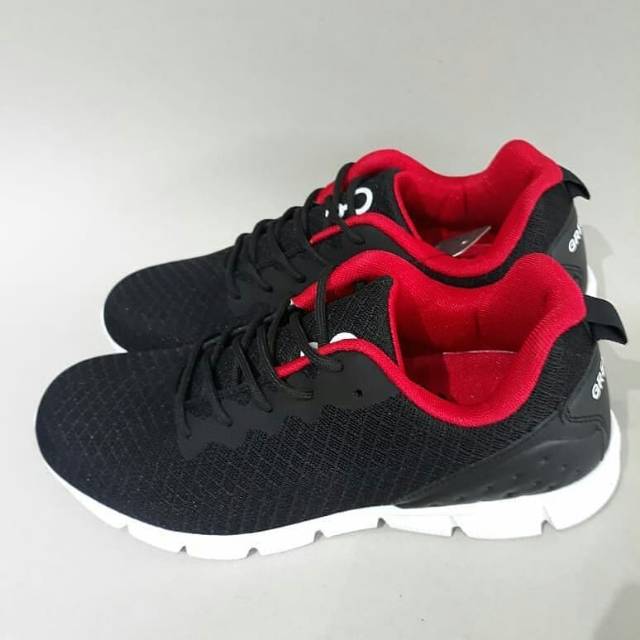 Sepatu pria Greenlight