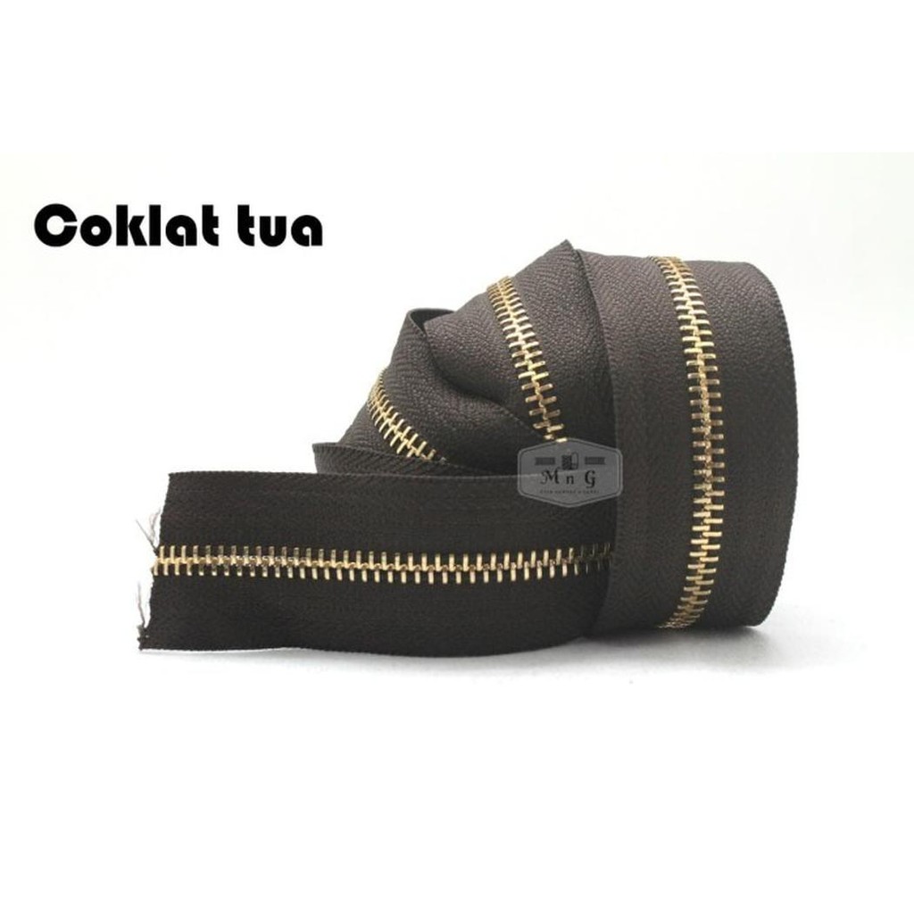 

Dijual Zipper / Resleting no. 5 Gerigi Emas (Coklat Tua) Berkualitas