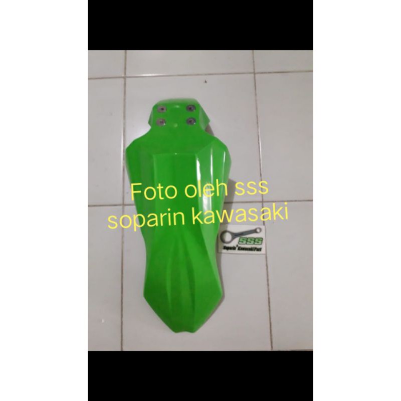 spakbor depan dtraker 150 bf hijau