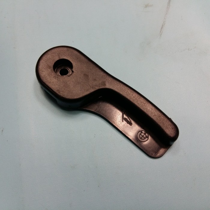 Tuas plastik pembuka kap mesin BMW E36 {Part by BMW Speciall Part}
