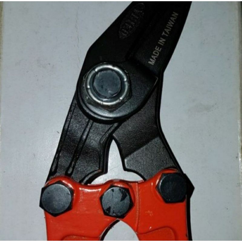 

Gunting Potong Plat Besi 24" Made in Taiwan