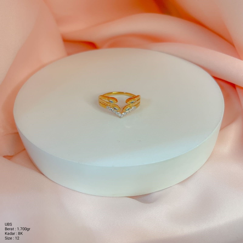 Perhiasan Cincin Emas V Nagita Motif Daun UBS 8k / 375