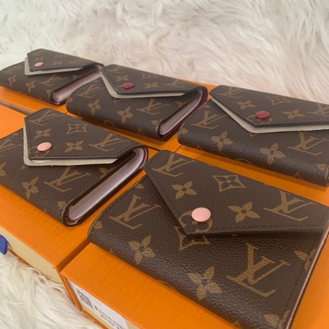 LV victorine wallet