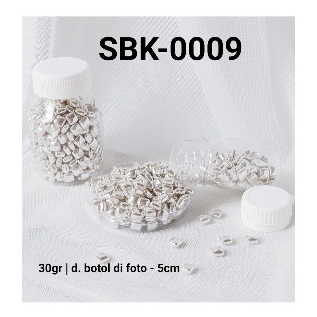 

SBK-0009 Sprinkles sprinkle sprinkel 30gram kotak persegi perak silver yamama baking grosir murah sprinkles cake dekorasi mutiara trimit decoration story sprinklestory sprinklesstory sprinkle story yamama baking
