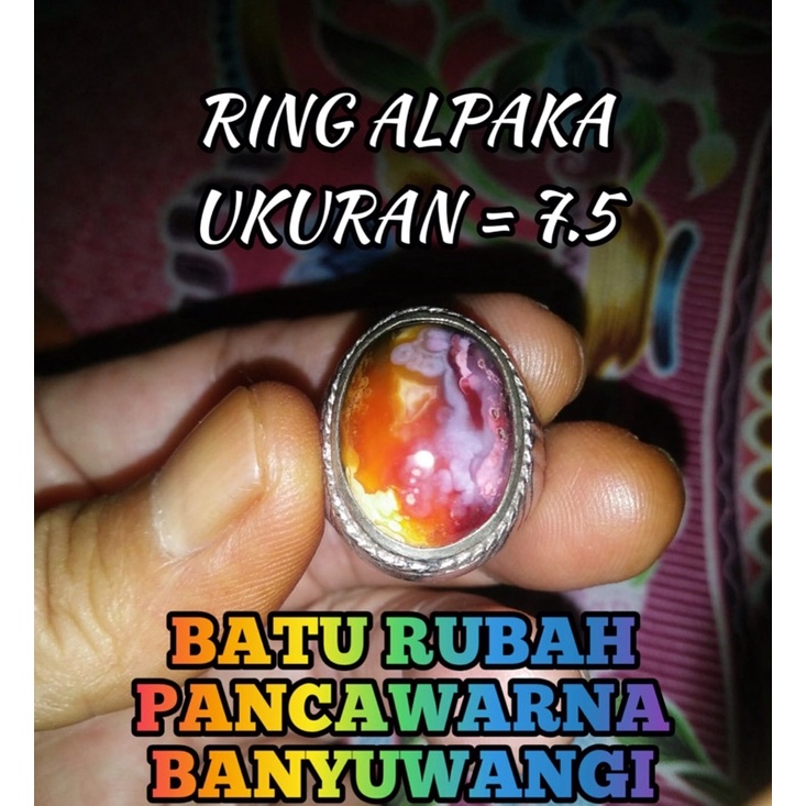 Batu Akik-Batu Rubah Pancawarna Banyuwangi