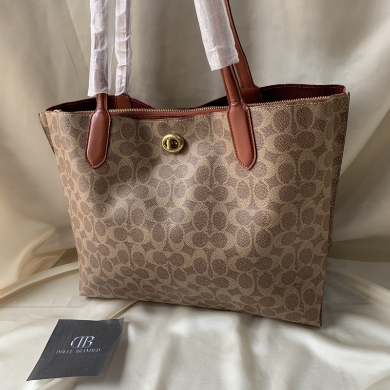 Coach Willow Tote In Signature Canvas (C0693)