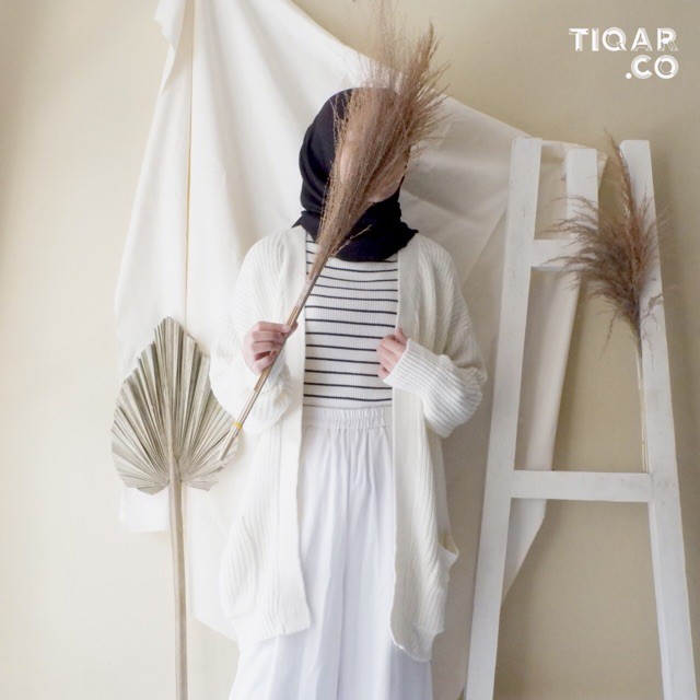 KOREA RAJUT LUCU HITAM BIRU LANGIT UNGU / LAULA OUTER