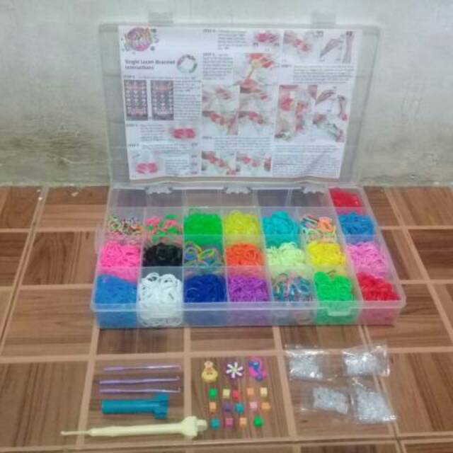 

BIG BOX NEW LOOMBAND SET