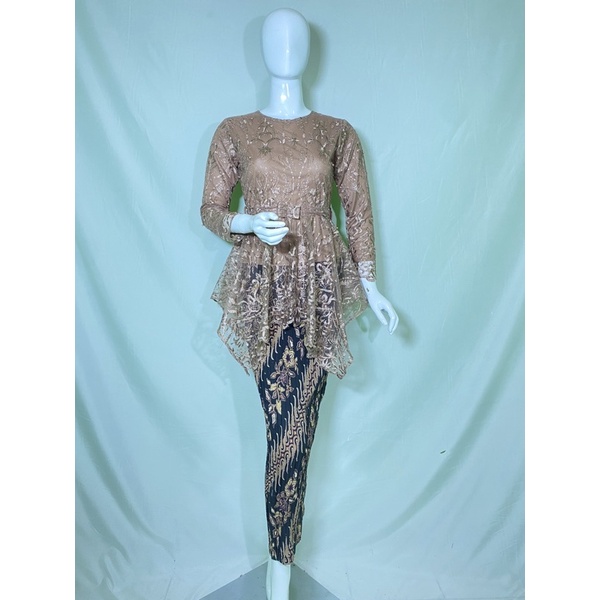 kebaya gomes  kebaya pesta  kebaya wisuda kebaya modren-Millo