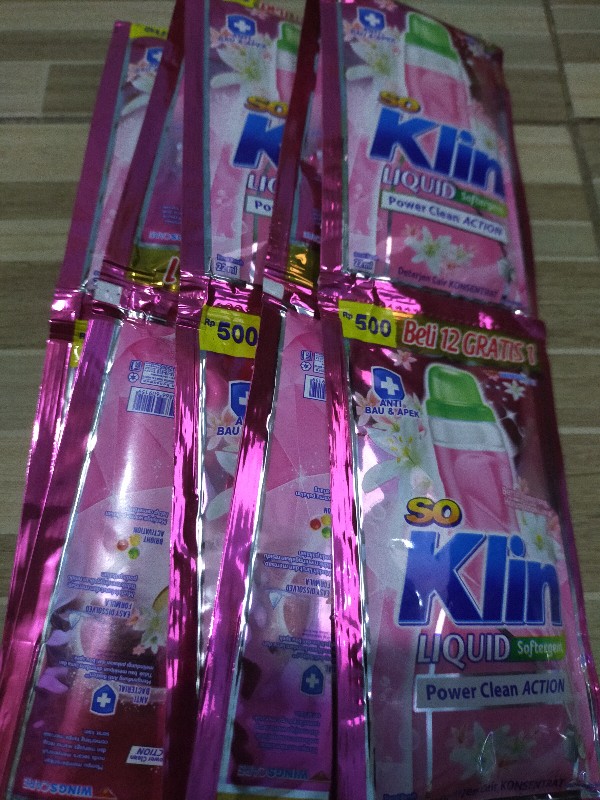 Soklin Liquid Sachet Detergent 22ml ( 12 Pcs Gratis 1 Pcs  )