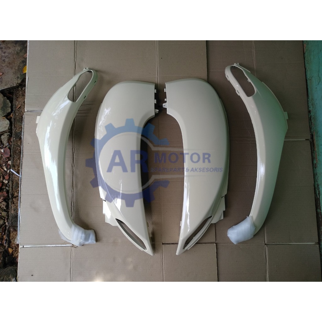 SAYAP DAN BODY BELAKANG KANAN KIRI SCOOPY FI 2013 - 2016 CREAM