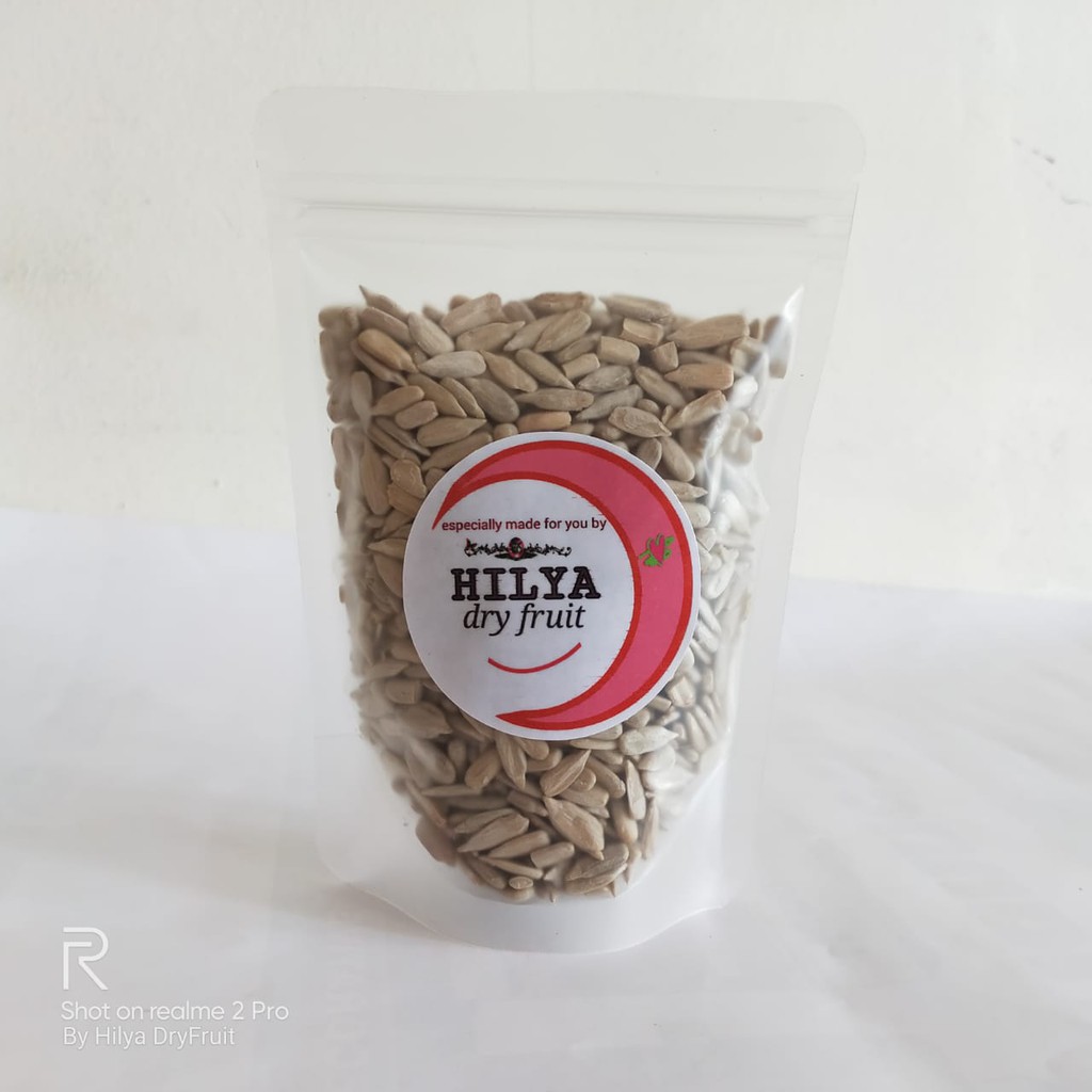 

Hilya Dryfruit - Roasted Sunflower Seed / Kuaci Biji Bunga Matahari 100 gram