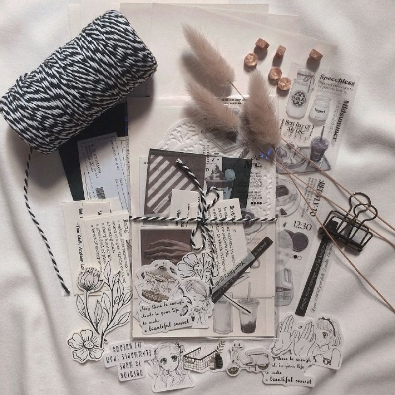 

35 pcs Journal Kit Black and White Theme BNW Tema Hitam Putih