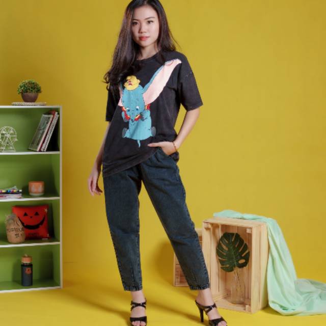 DUMBO OVERSIZE ACID WASH TSHIRT