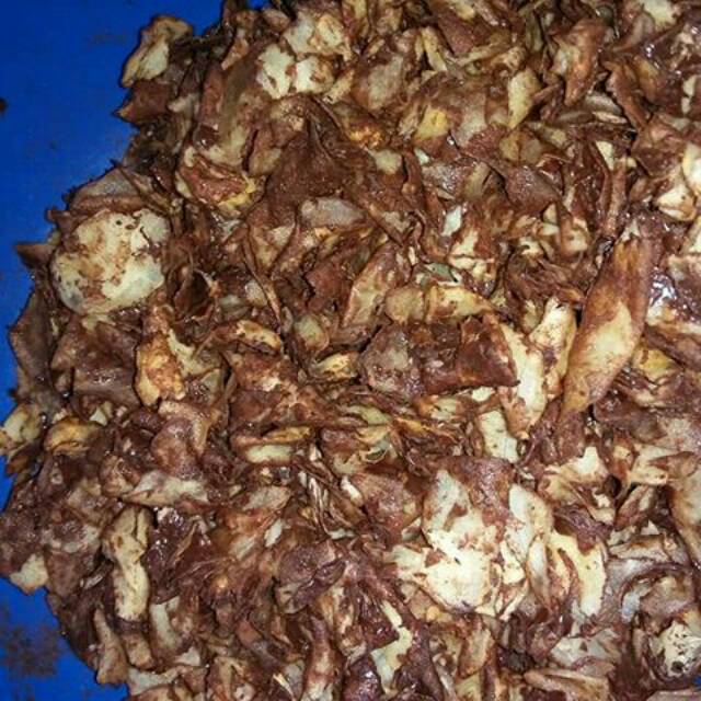 

Keripik singkong varian rasa ada rasa asin bawang, pedas manis, manis, coklat