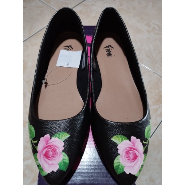 PRELOVED NEW Sepatu Sandal Flatshoes FIONI CAMI 190377 D15 Black Size 36½
