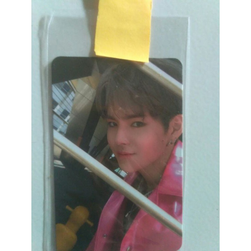 Photocard Treasure Yoshi Selfie Black Version Chapter 1