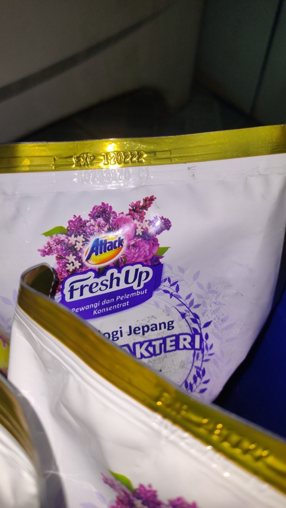 Attack Fresh Up Softener Sakura Blossom Dazzling Lilac & Joyful Paradise 700+100 Ml