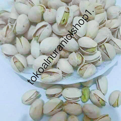 

kacang pistachio