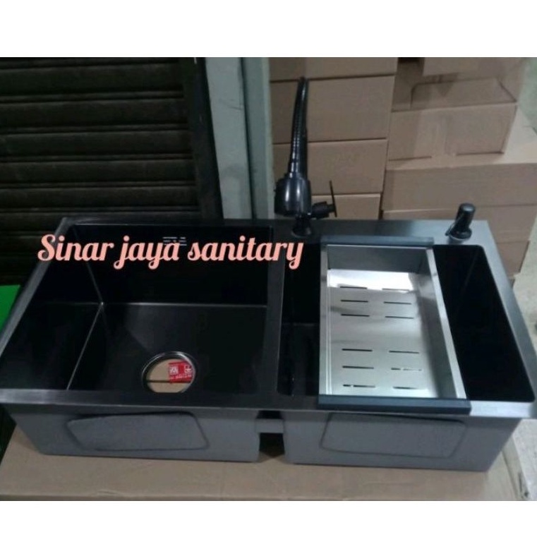 Paket kompkit kitchen sink inobe 8245 hitam kran flexible / Paket bak cuci piring hitam 8245 sus 304