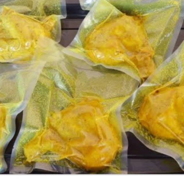 

Ayam ukep bumbu kuning 1/4