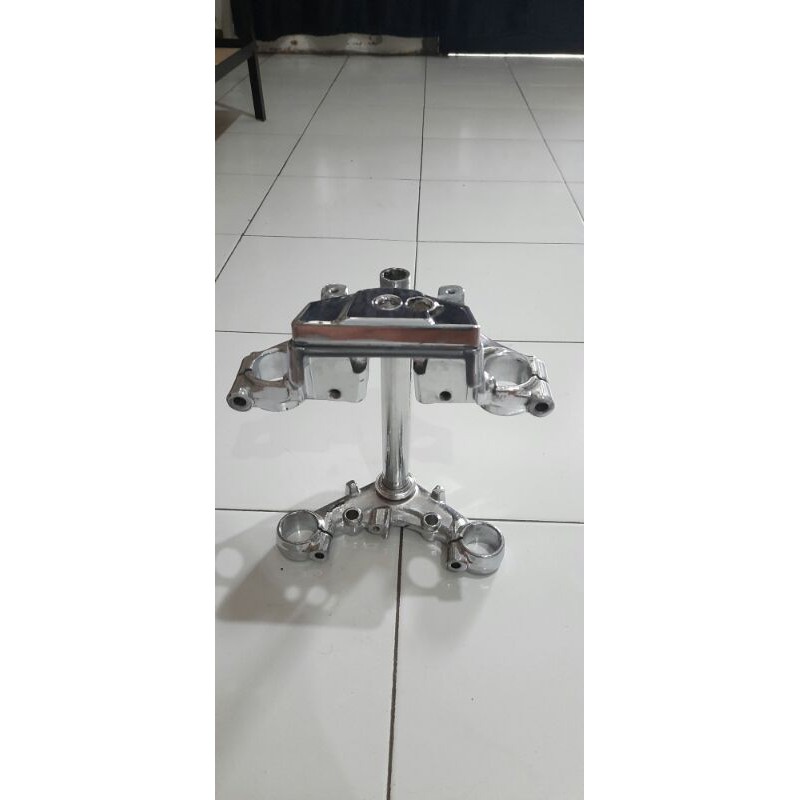 Segitiga atas dan bawah  Mega pro primus/tiger revo original dan crom baru