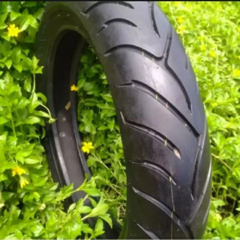 Ban motor X MAX depan 120/70 ring 15