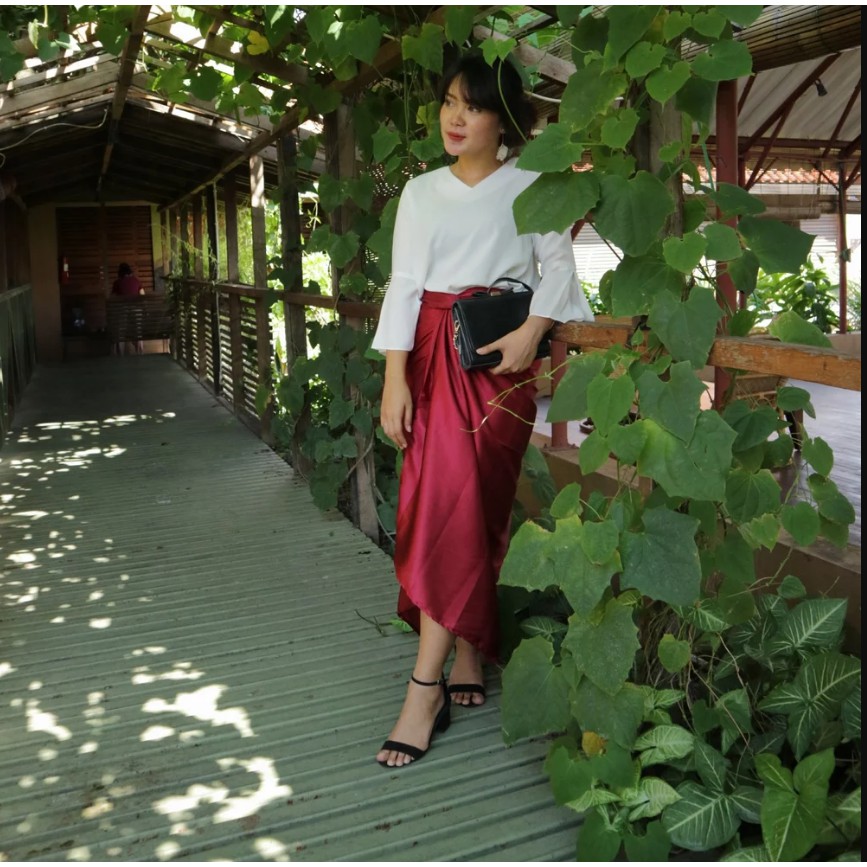 Rok lilit satin polos free gesper ring atau rok instan satin