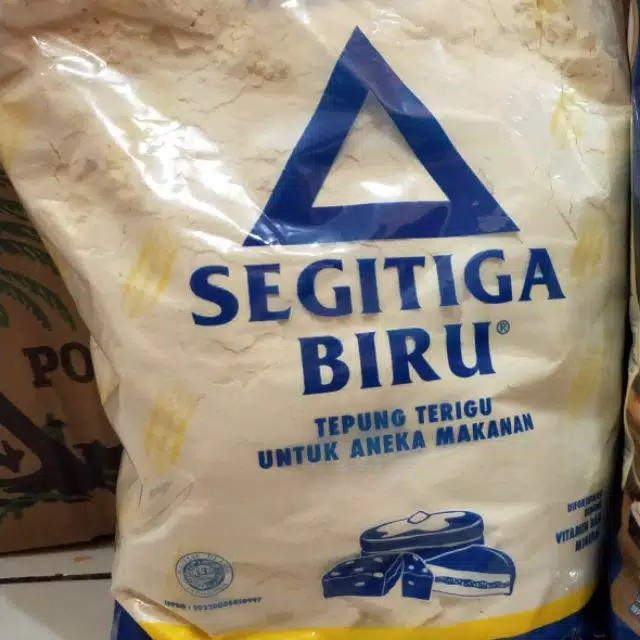 

D02D1 Tepung Terigu Segitiga Biru Dan Cakra Premium 1 Kg - Biasa Da01D100