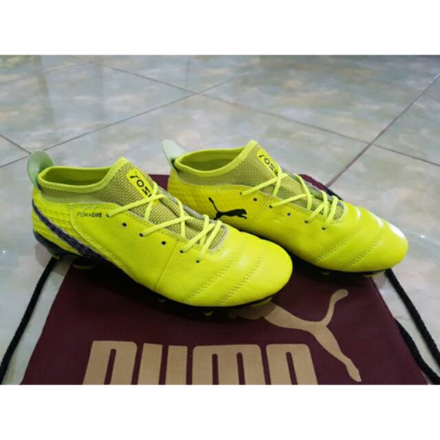 Sepatu Bola Puma One 17.1 FG - Safety Yellow