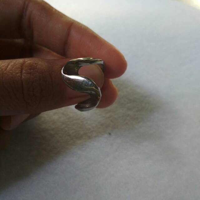 Cincin monel petir polos