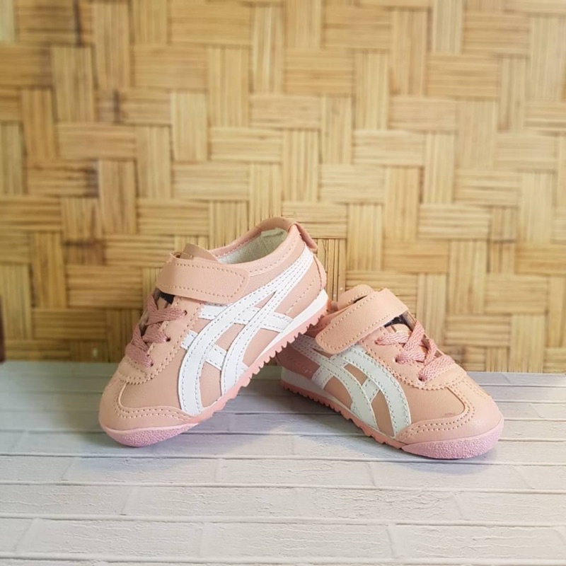 Sepatu sekolah sepatu anak sepatu paud sepatu baby sepatu sneakers velcro