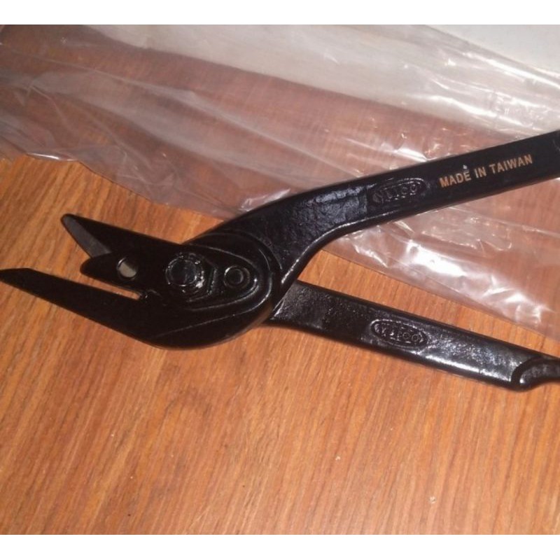 

Alat Potong Plat Strapping YBICO Gunting Potong Plat Strapping Taiwan
