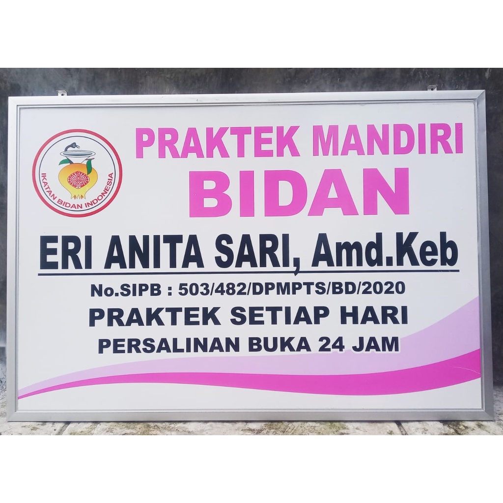 Papan Nama Sekolah + Lis Aluminium 120x80 Papan Nama Dokter Plang Bidan Praktek Sign Label 120*80 Akrilik 2mm dengan bingkai Alumunium