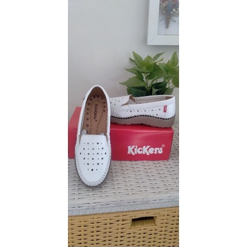 Sepatu wanita Kickers putih model Bintang