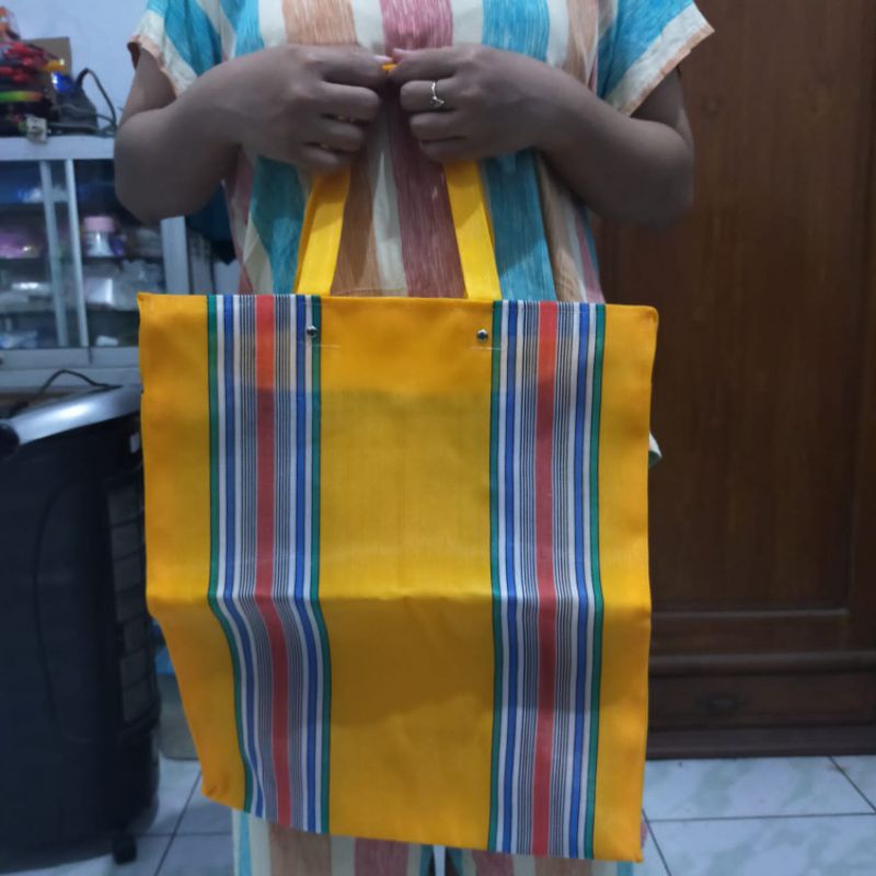 TAS BAGOR TANGGUNG WARNA MERAH ,KUNING (RANDOM)