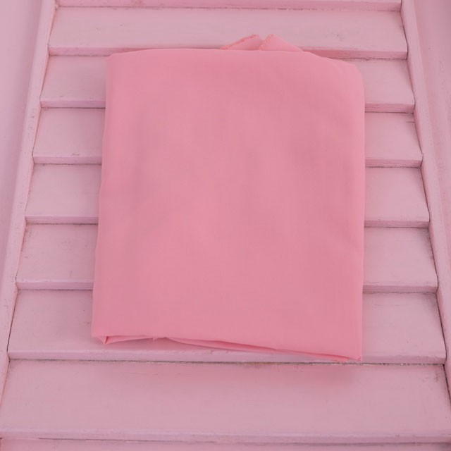 Jilbab Segiempat Wolfis 130x130  ( Kerudung Syari Polos )-PEACH