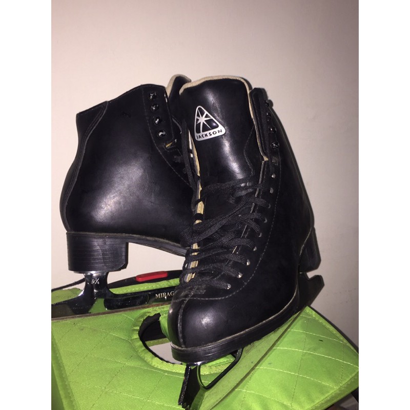 Sepatu ice skating jackson