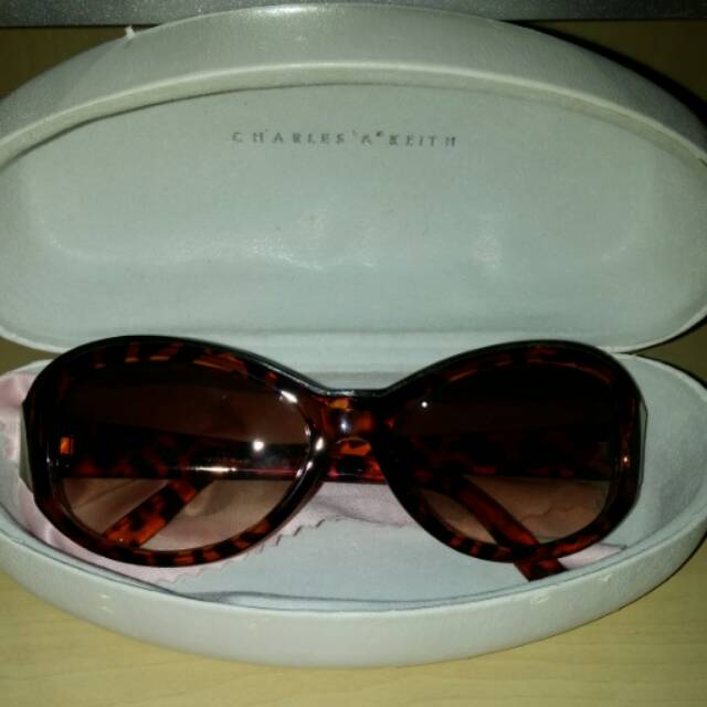 PRELOVED- Sunglasses Charles n Keith