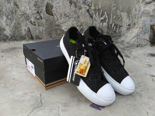 SEPATU PRIA CONVERSE ALL STAR CHUCK TAYLOT 2 HITAM PUTIH SEPATU CASUAL COWOK MADE IN VIETNAM