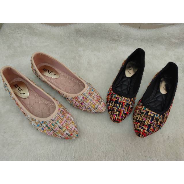 Sepatu teplek / flat shoes wanita motif tweed/ chanel warna krem pink dan hitam (SALE)