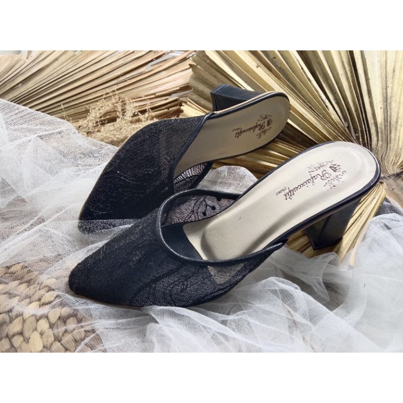 sepatu cantik sexy kaisla hitam brukat sepatu wedding