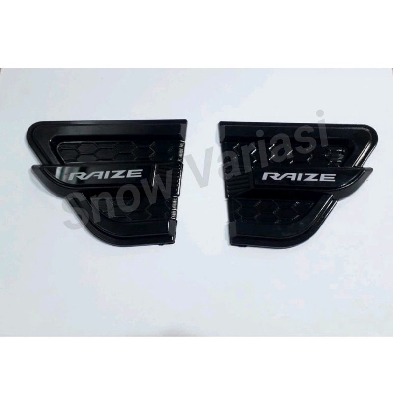 Side Vent Mobil Raize Model Slim Hitam