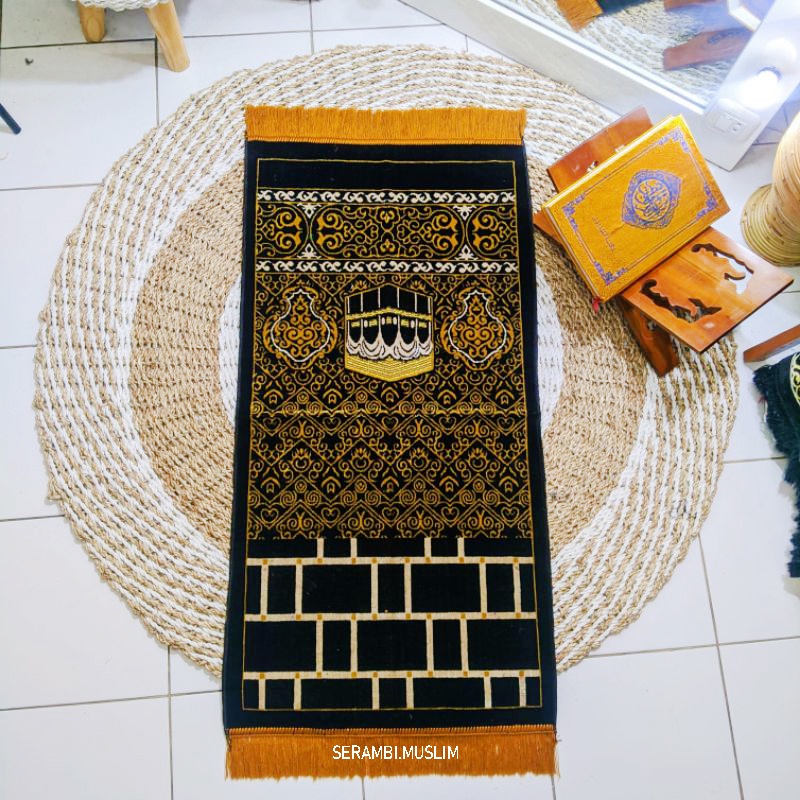 Sajadah Turki Hitam Motif Kiswah Ukuran Sedang Murah