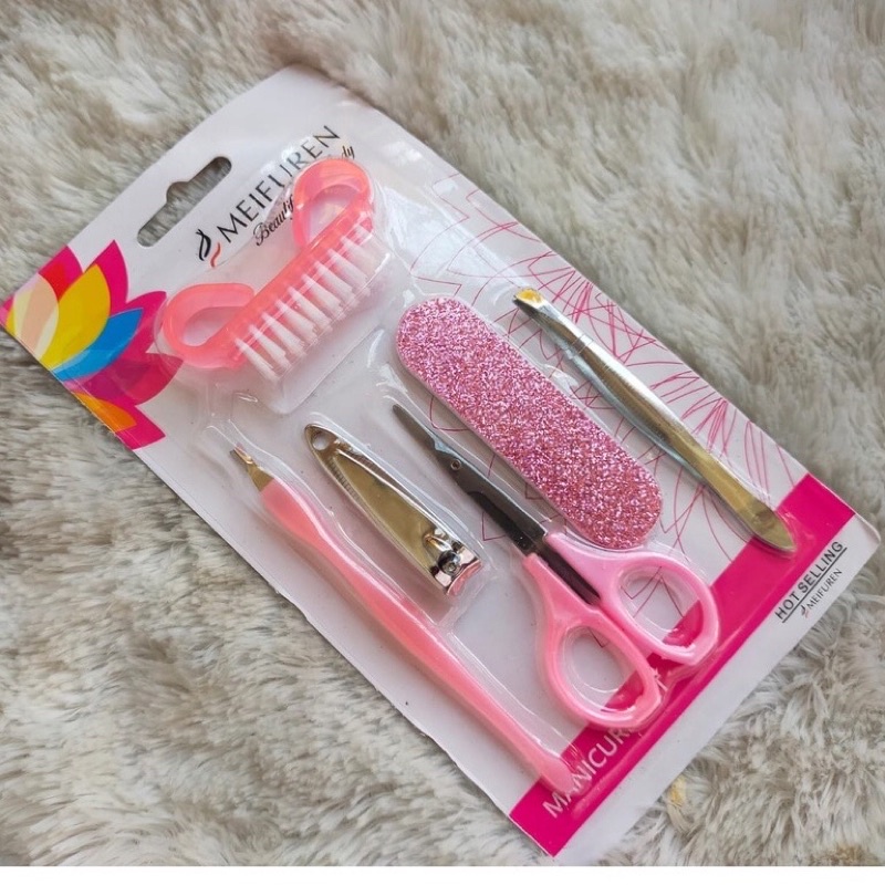 PEDICURE MANICURE SET