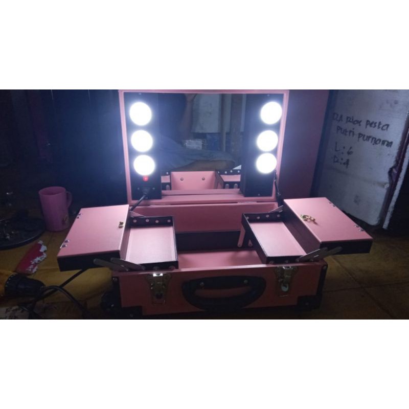 BEAUTYCASE/KOPER MAKEUP MINI 6 LAMPU 4 RAK