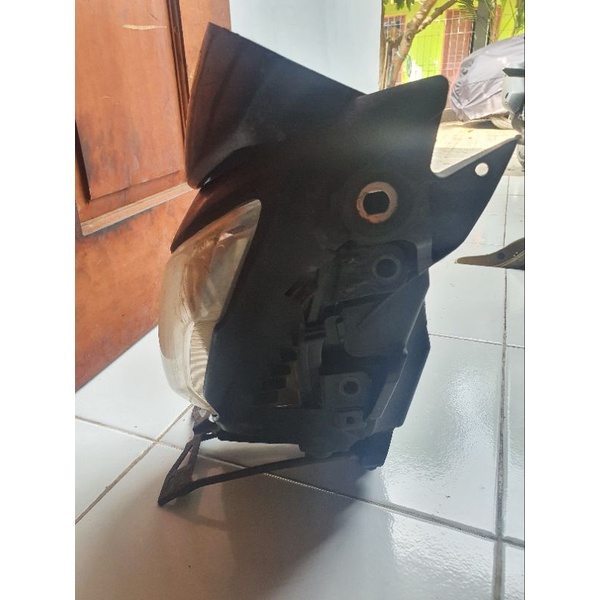 Lampu depan CB 150 R 2013 buat kanibalan tanpa spedo dan kupingan