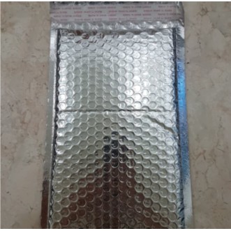 

Bubble Wrap Envelope Silver Amplop Pengiriman 23×33 Ukuran Folio F4