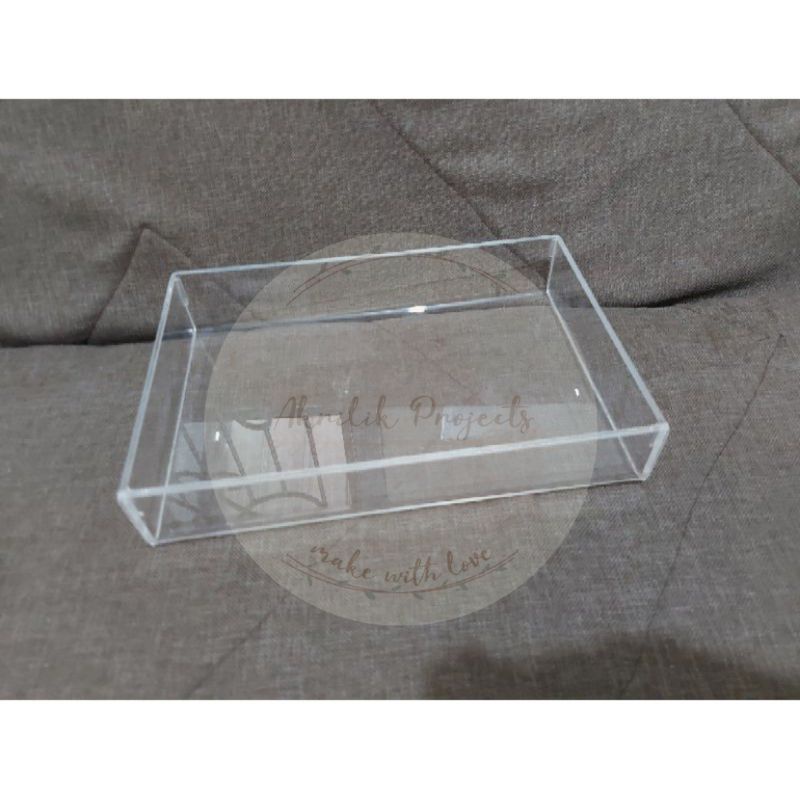Akrilik Wadah serbaguna / boks obat / kotak penyimpanan / kotak uang ukuran 30x23x4  cm